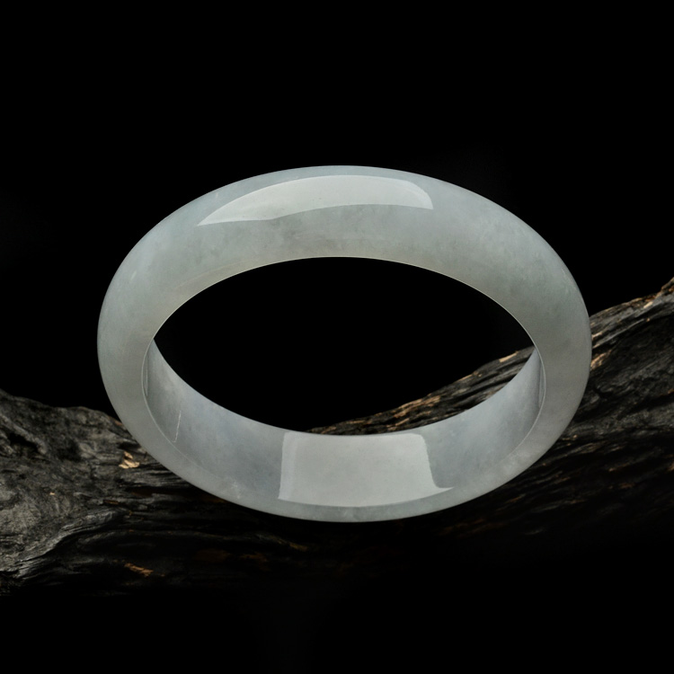 糯冰种淡晴水手镯（58mm）