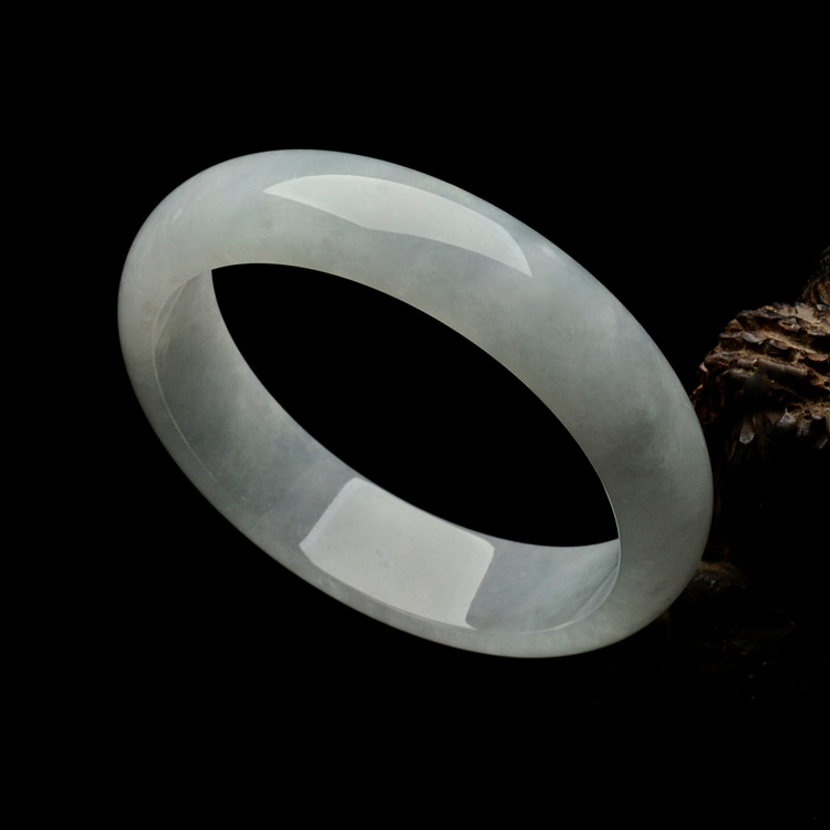 糯冰种淡晴水手镯（58mm）
