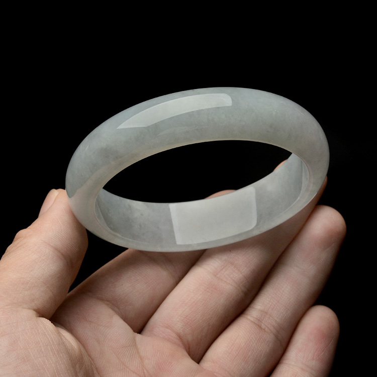 糯冰种淡晴水手镯（58mm）