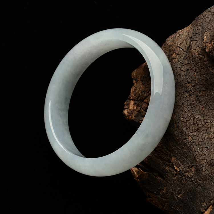 糯冰种淡晴水手镯（58mm）