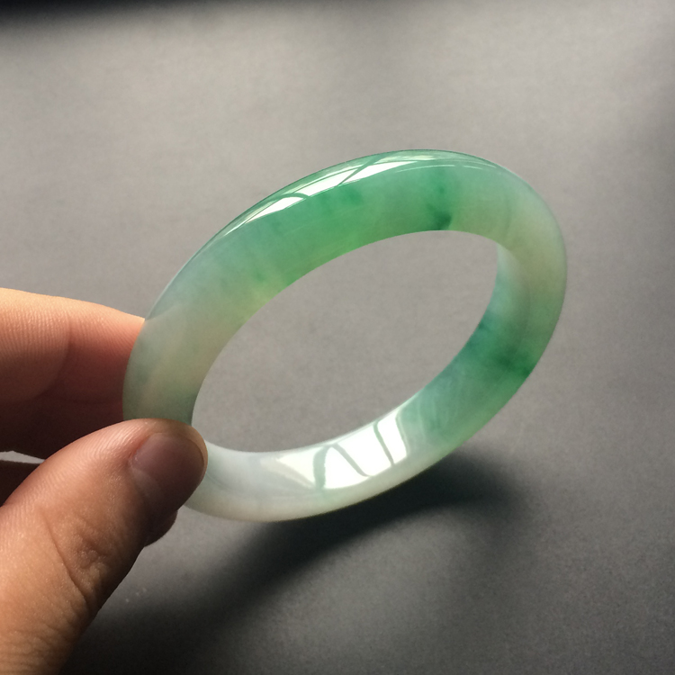 糯冰种晴水飘翠手镯(58mm)
