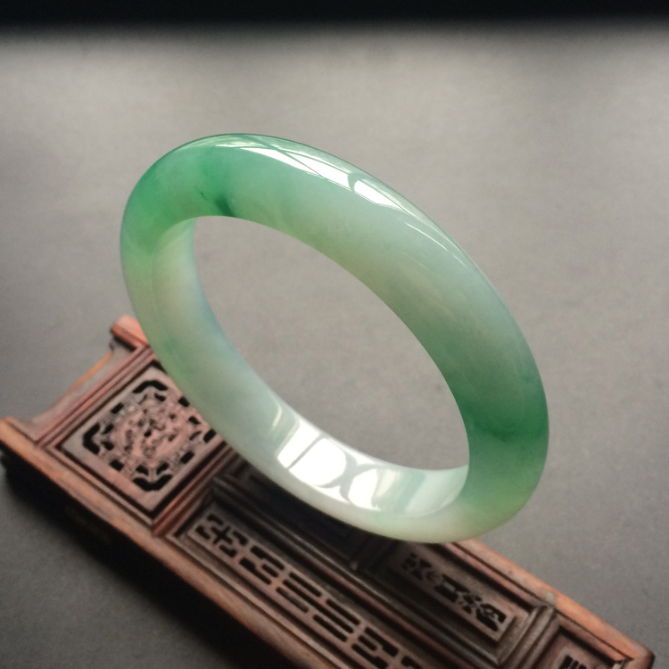 糯冰种晴水飘翠手镯(58mm)