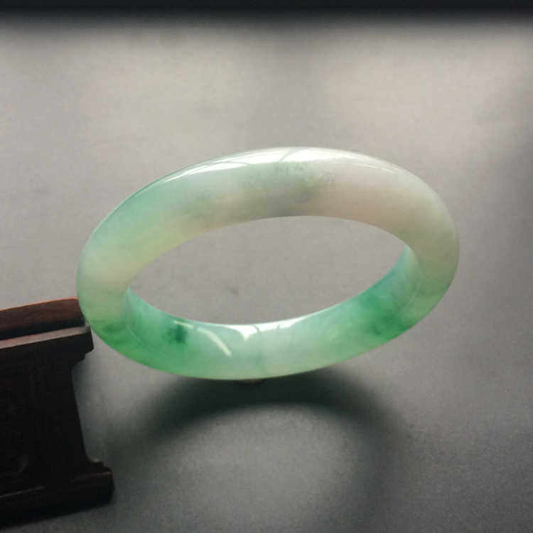 糯冰种晴水飘翠手镯(58mm)