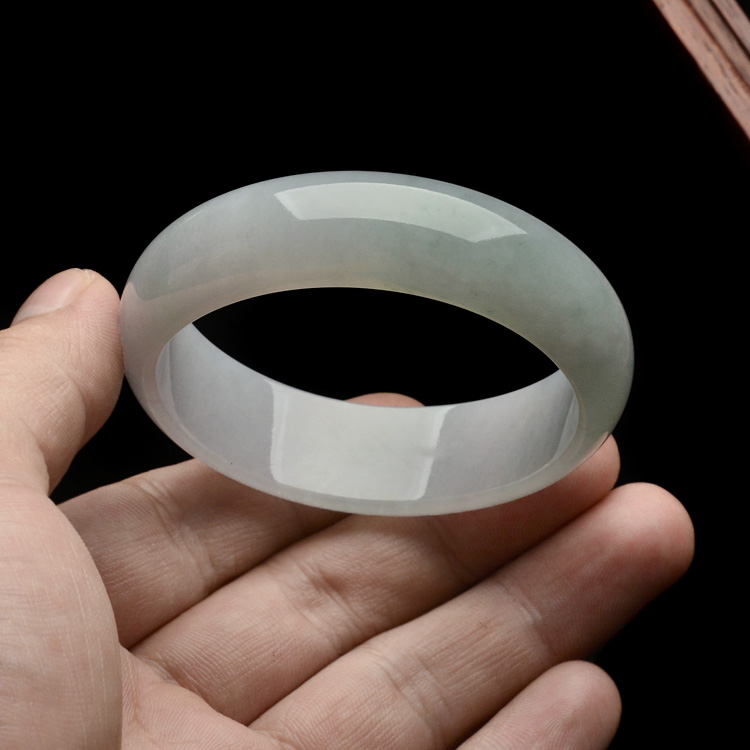 （超值推荐）糯冰种晴水贵妃镯（52mm-48mm）