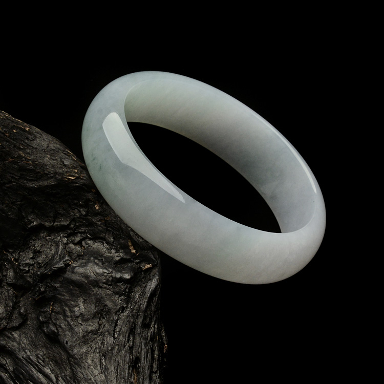 （超值推荐）糯冰种晴水贵妃镯（52mm-48mm）