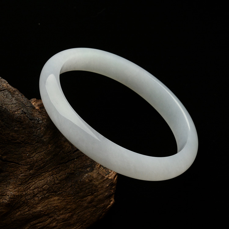糯冰种淡晴水贵妃镯（56mm-50mm）