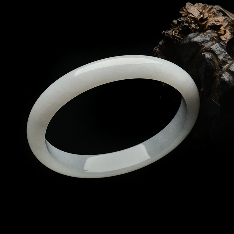 糯冰种淡晴水贵妃镯（56mm-50mm）