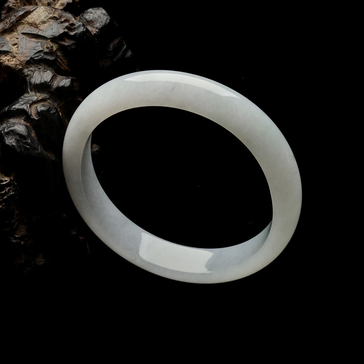 糯冰种淡晴水贵妃镯（56mm-50mm）