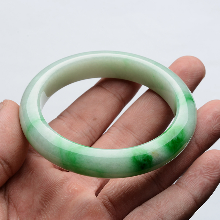 (超值推荐)糯冰种飘翠手镯(56.2mm)