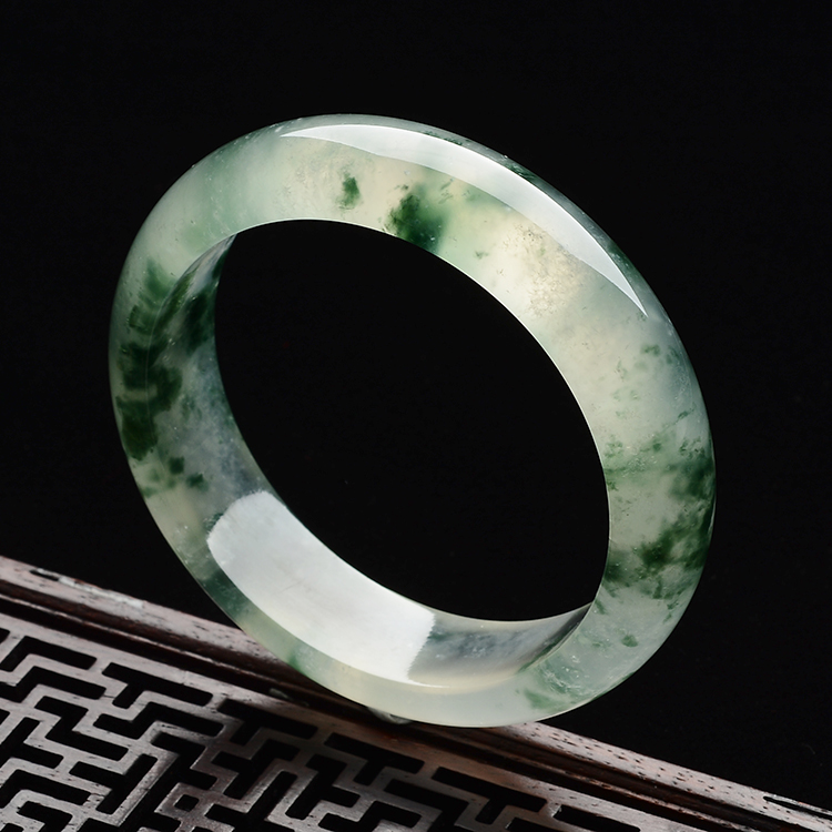 (超值推荐)冰玻种飘花手镯(57.6mm)