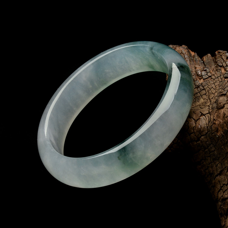 （超值推荐）冰种飘花贵妃镯（58.2mm-50.7mm ）