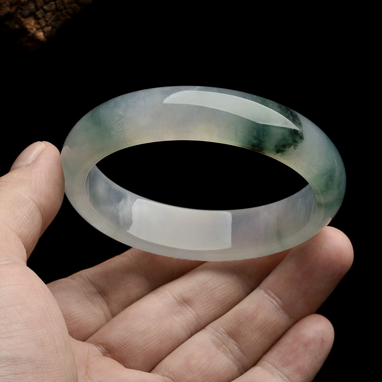 （超值推荐）冰种飘花贵妃镯（58.2mm-50.7mm ）