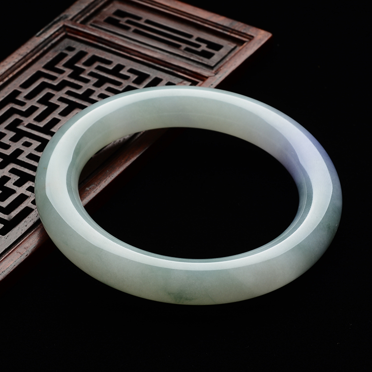 糯冰种飘花带紫罗兰圆条手镯(58.6mm)
