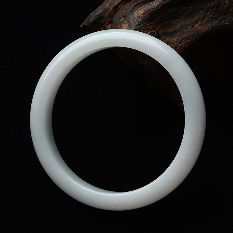 (超值推荐)糯冰种白底青手镯(60.2mm)
