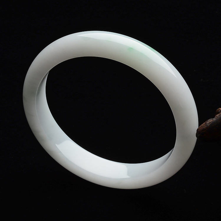 (超值推荐)糯冰种白底青手镯(60.2mm)