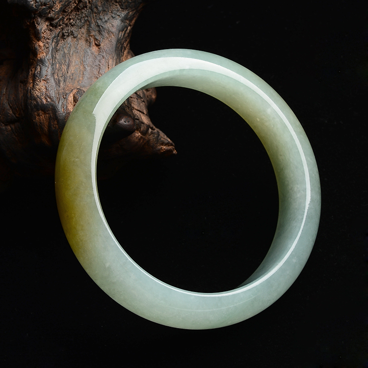 (超值推荐)糯冰种黄翡带晴水手镯(60.1mm)