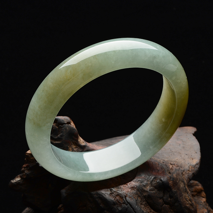 (超值推荐)糯冰种黄翡带晴水手镯(60.1mm)