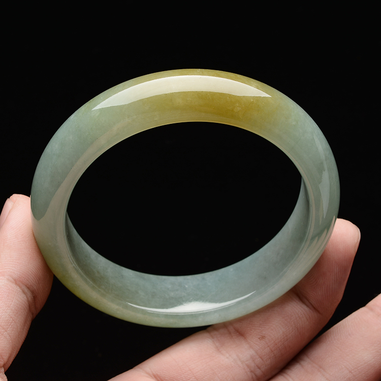 (超值推荐)糯冰种黄翡带晴水手镯(60.1mm)