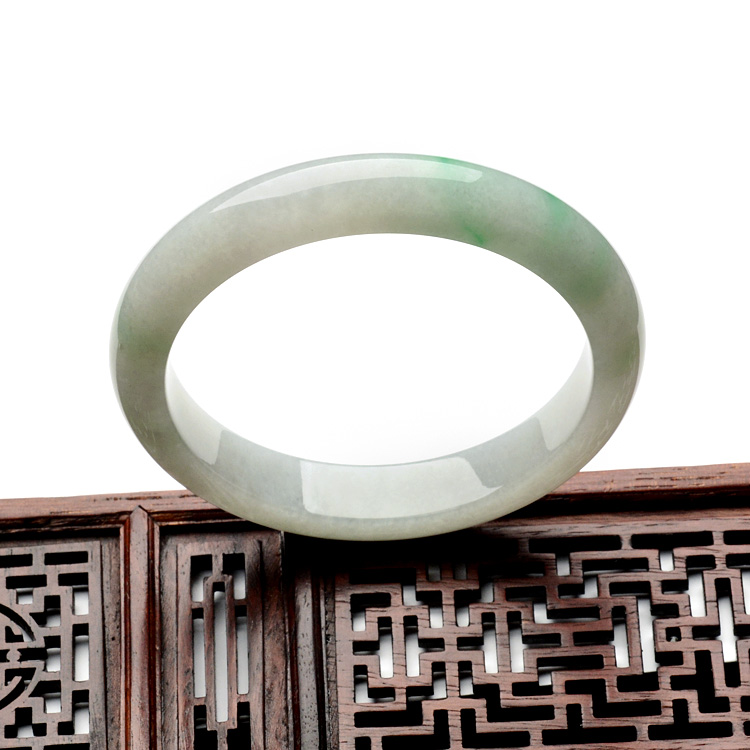 （超值推荐）糯冰种略飘翠手镯（60mm）