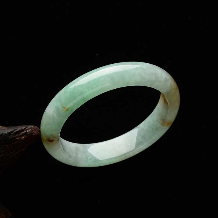 糯冰种豆绿带黄翡(52.2mm)