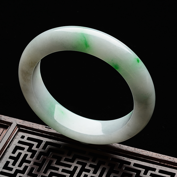 糯冰种略飘翠手镯(58.7mm)