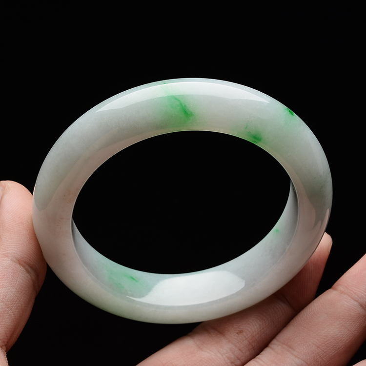 糯冰种略飘翠手镯(58.7mm)