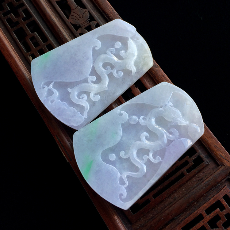 糯冰种淡春带彩仿古龙凤牌挂件（一对）