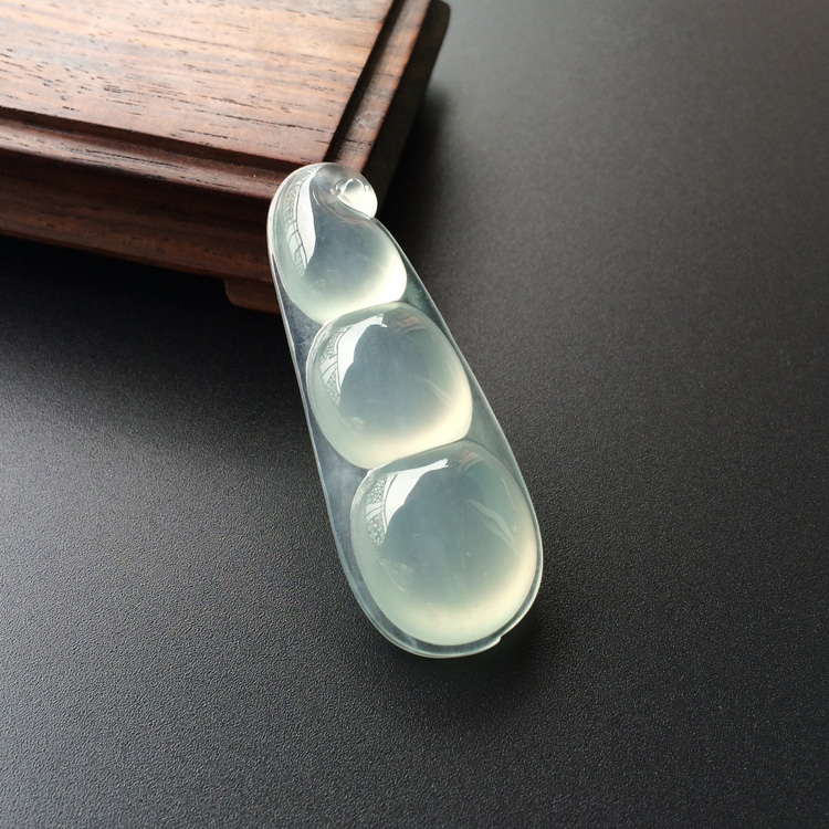 (超值推荐)冰种晴水四季豆挂件