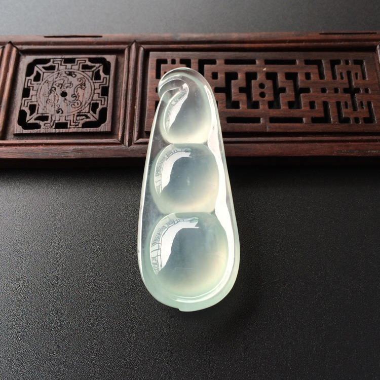 (超值推荐)冰种晴水四季豆挂件