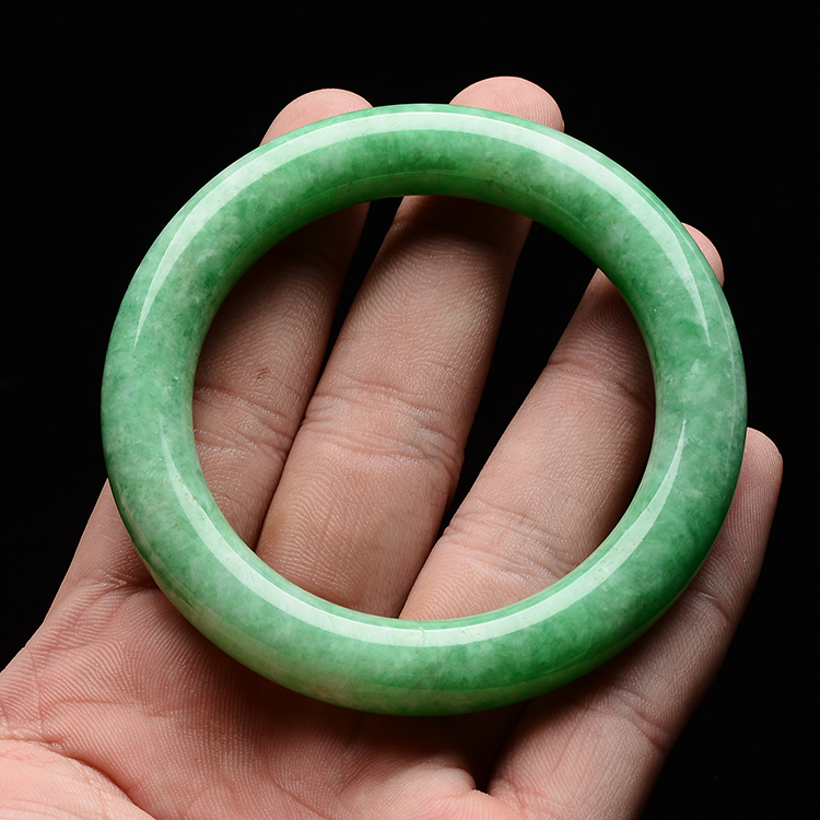 (超值推荐)糯冰种翠色圆条手镯(55.5mm)