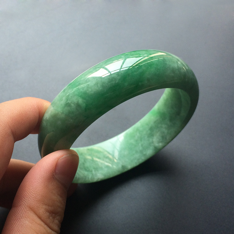 糯冰种晴水略飘翠手镯(58.6mm）