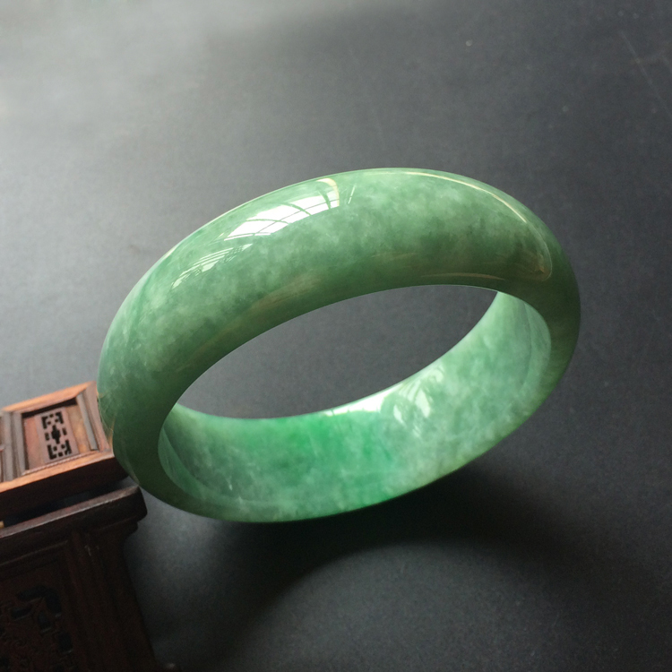 糯冰种晴水略飘翠手镯(58.6mm）
