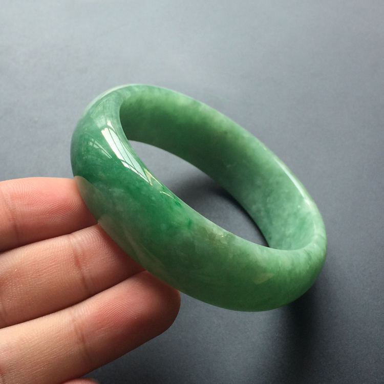 糯冰种晴水略飘翠手镯(58.6mm）