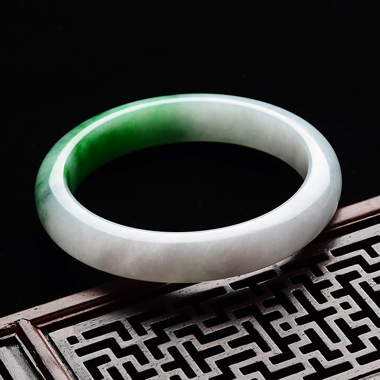 (超值推荐)糯冰种飘阳绿手镯(57.8mm）