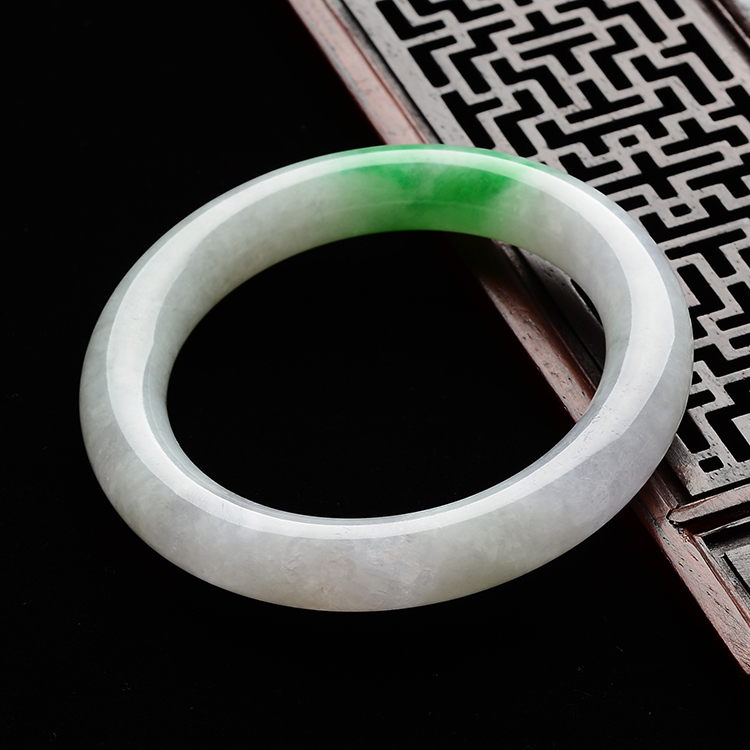 (超值推荐)糯冰种飘阳绿圆条手镯(55.1mm）