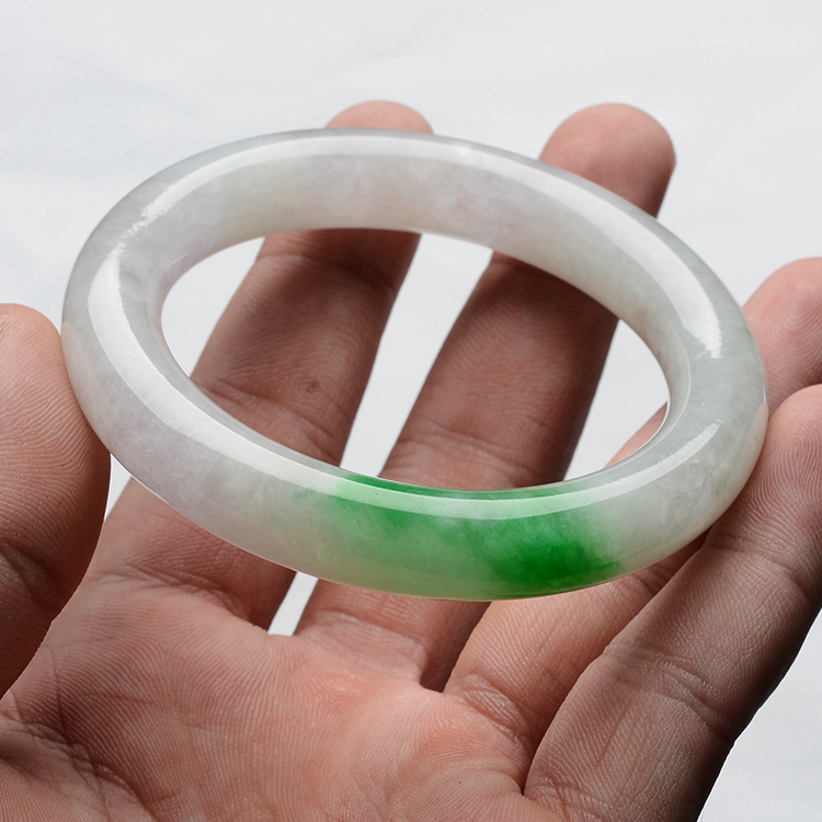 (超值推荐)糯冰种飘阳绿圆条手镯(55.1mm）
