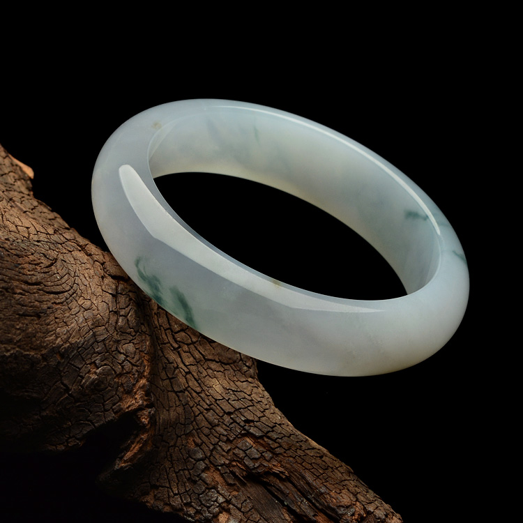糯冰种飘花略带褐黄翡手镯（56.7mm ）