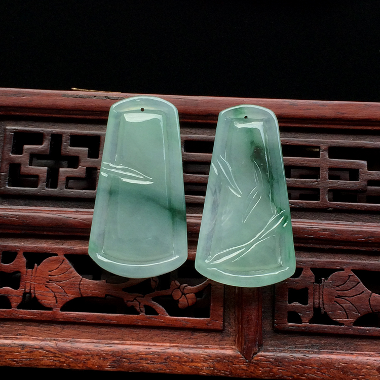 （超值推荐）糯冰种飘花节节高挂件一对