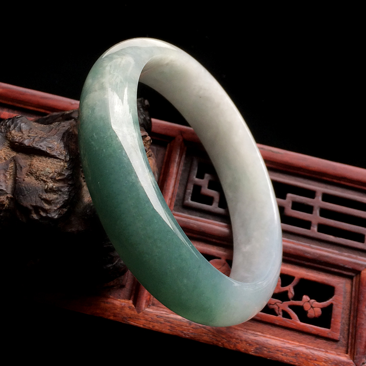 (超值推荐)糯冰种蓝晴水手镯(58.7mm)