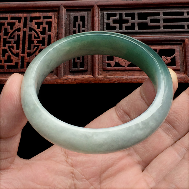 (超值推荐)糯冰种蓝晴水手镯(58.7mm)