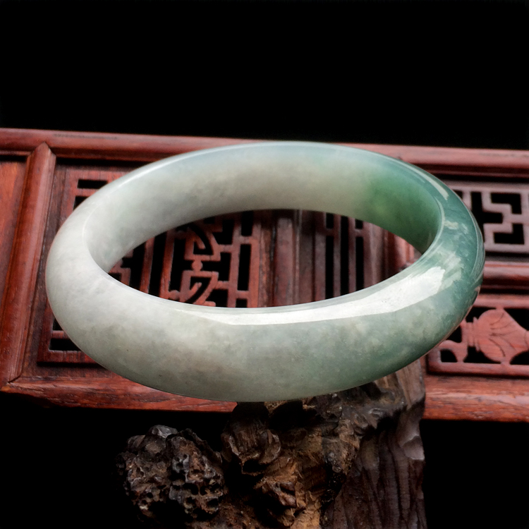 (超值推荐)糯冰种蓝晴水手镯(58.7mm)