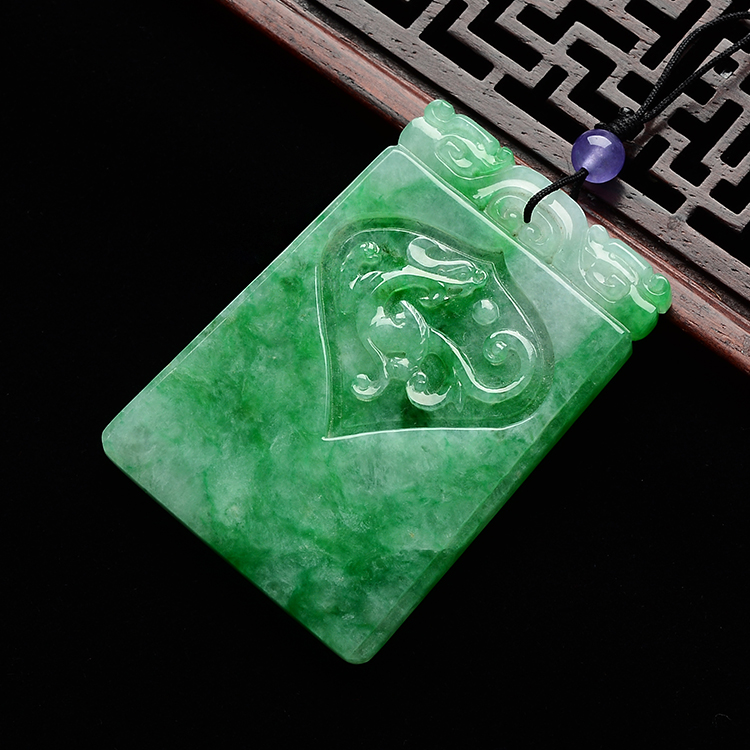 糯冰种翠色龙凤呈祥挂件