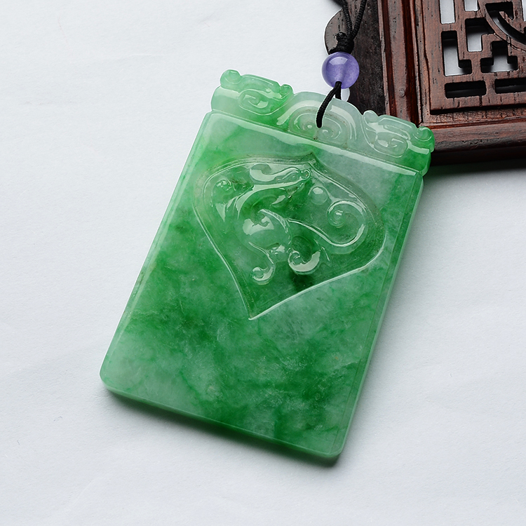 糯冰种翠色龙凤呈祥挂件