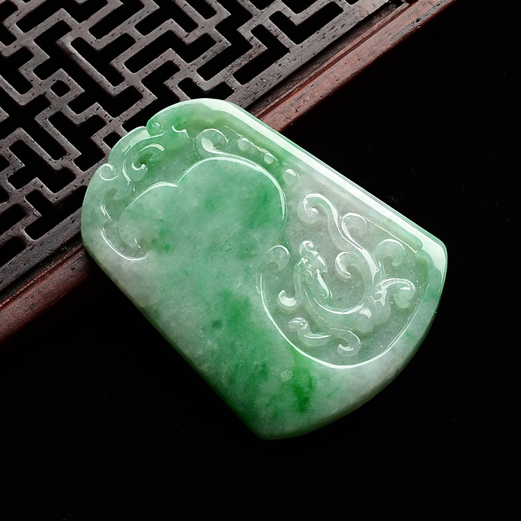 糯冰种飘翠龙凤呈祥挂件