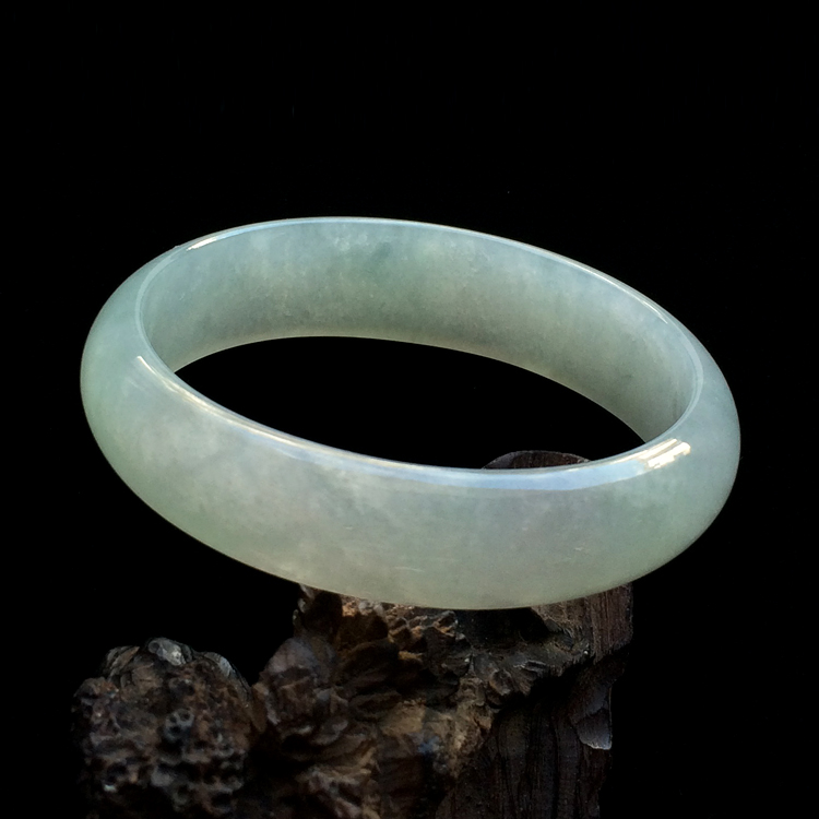 （超值推荐）糯冰种晴水贵妃镯（54.3mm-48.3mm）