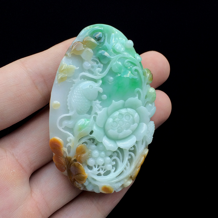 糯冰种三彩年年有余挂件