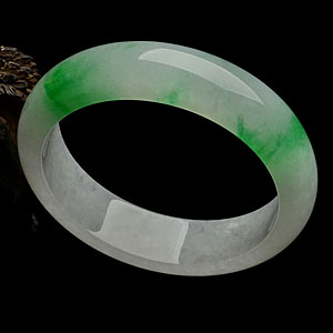 (超值推荐)糯冰种飘翠手镯(56mm)