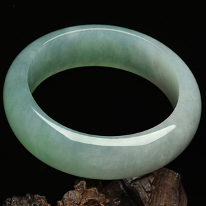 (超值推荐)糯冰种晴水贵妃手镯(54-48.3mm)