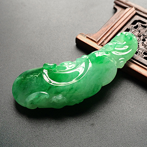 (超值推荐)糯冰种阳绿祥龙如意挂件
