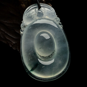 冰玻种飘花双龙如意挂件